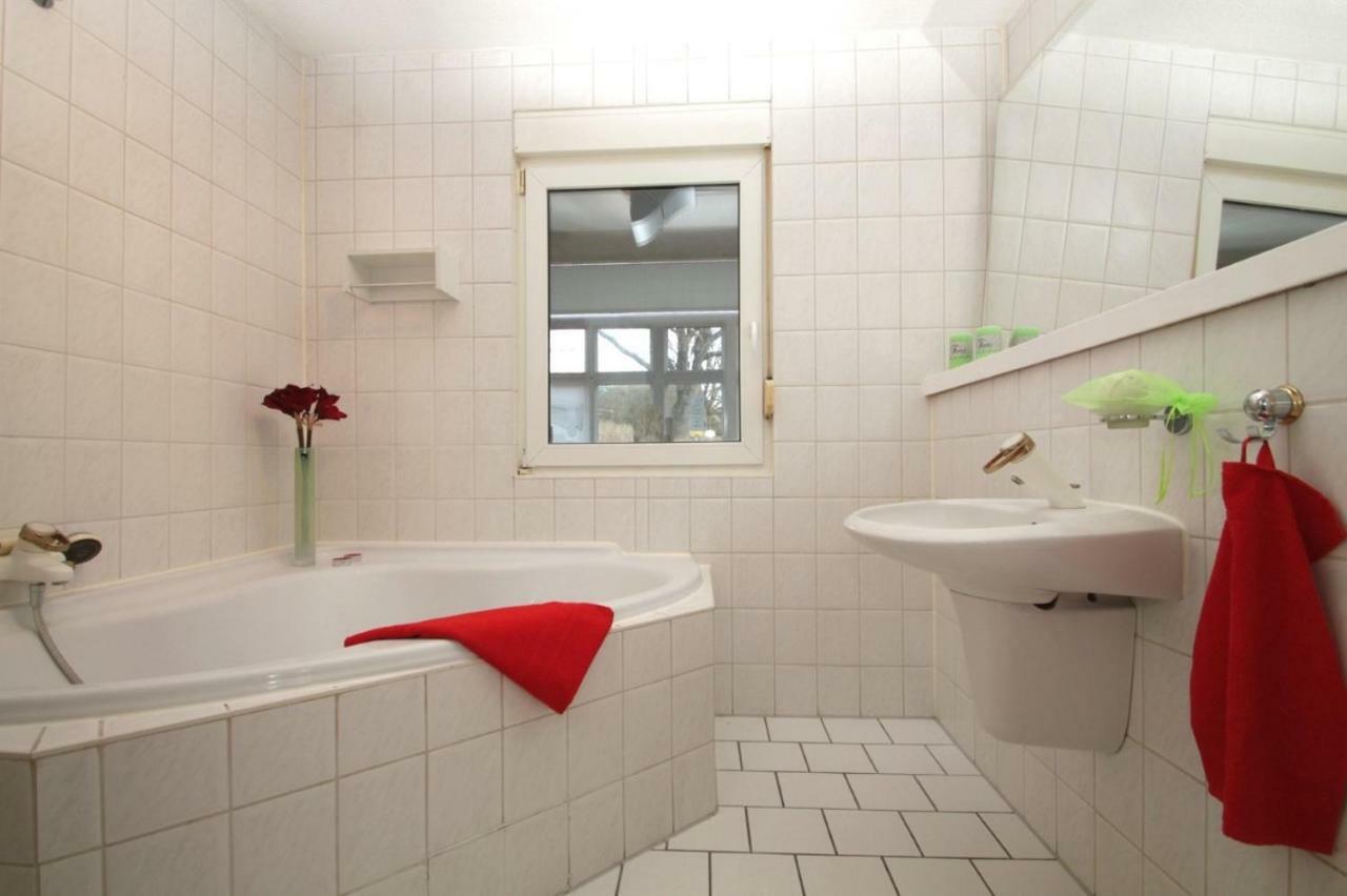 Ferienwohnung Urlaub im Wintergarten Rostock-Lichtenhagen-Dorf Exterior foto